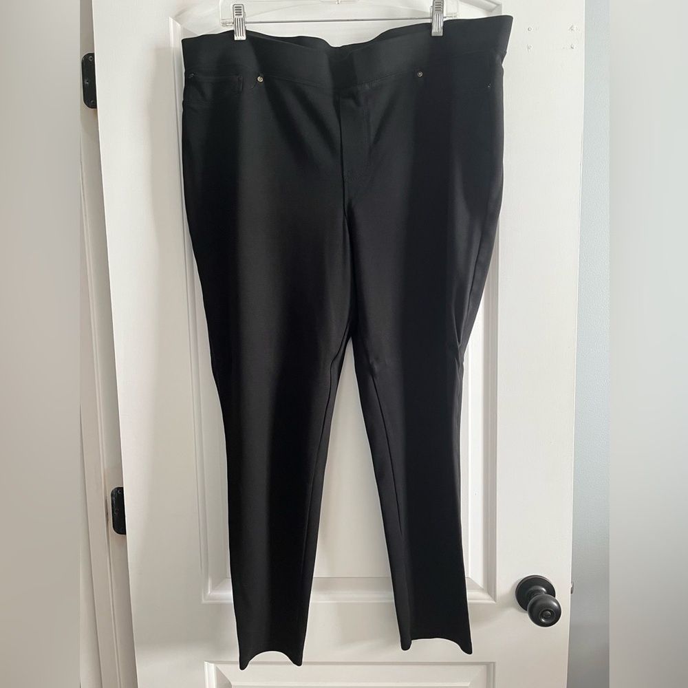 Seven7 Classic Black Leggings with Pockets